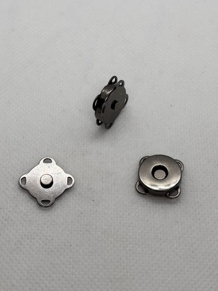 Magnetické zapínání 14 mm nikl černý