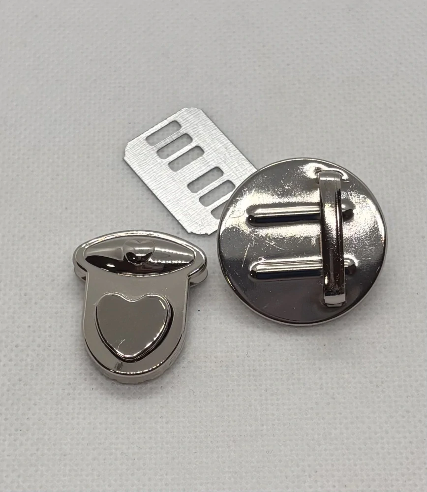Sada zapínání se srdíčkem 30x32 mm nikl