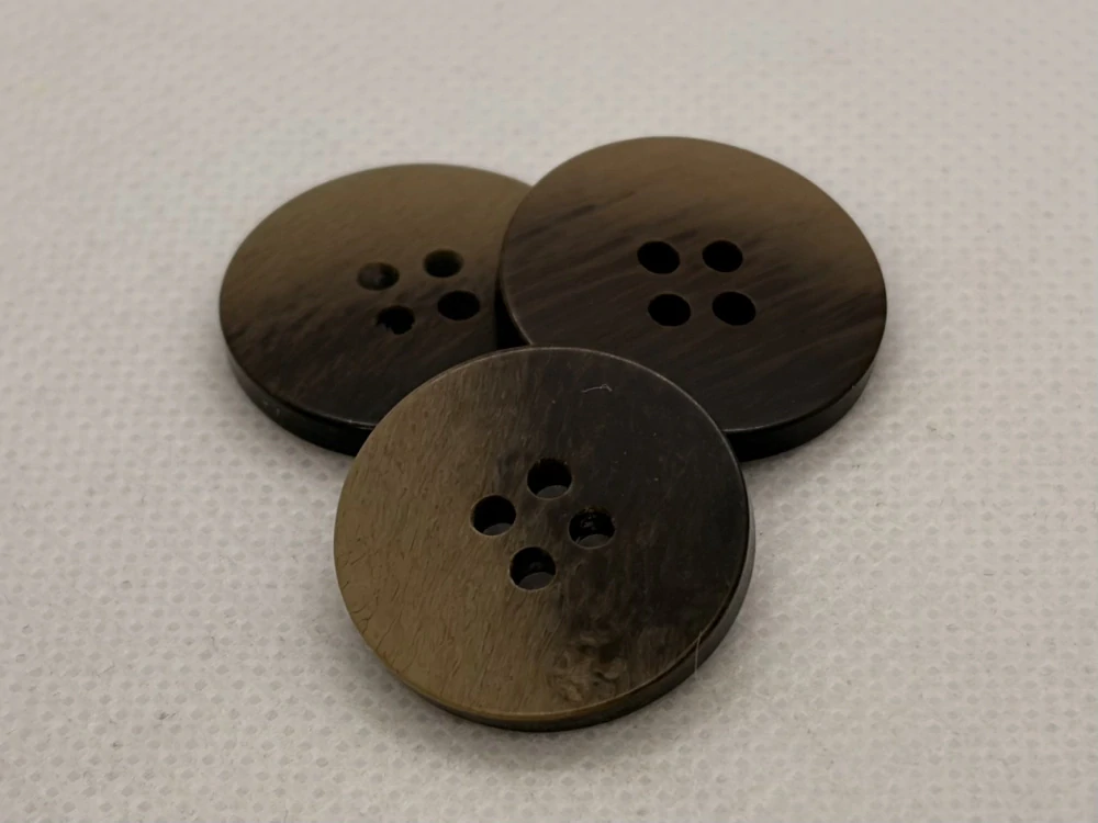 Knoflík přechod tmavý 22 mm