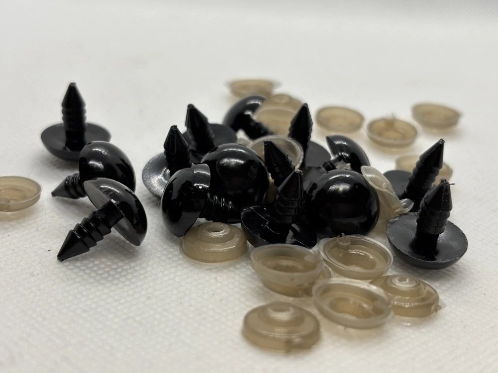 Oči s pojistkou 14 mm