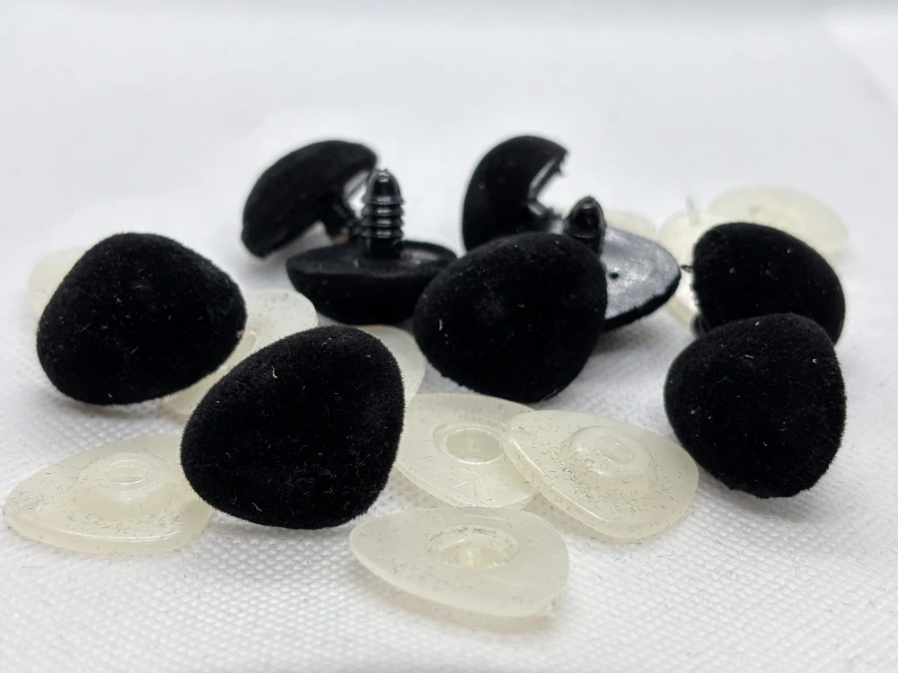 Čumák s pojistkou 20x25 mm