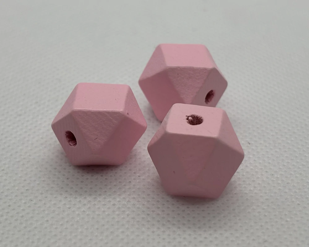 Dřevěný korálek diamant 16 mm světle růžová