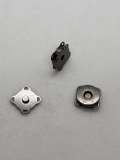 Magnetické zapínání 14 mm nikl černý