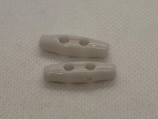 Knoflík oliva 24x7 mm bílý