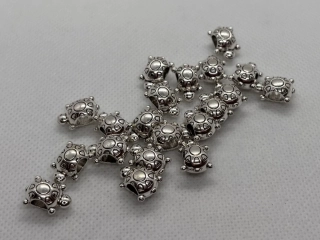 Kovový korálek želva 10x14 mm